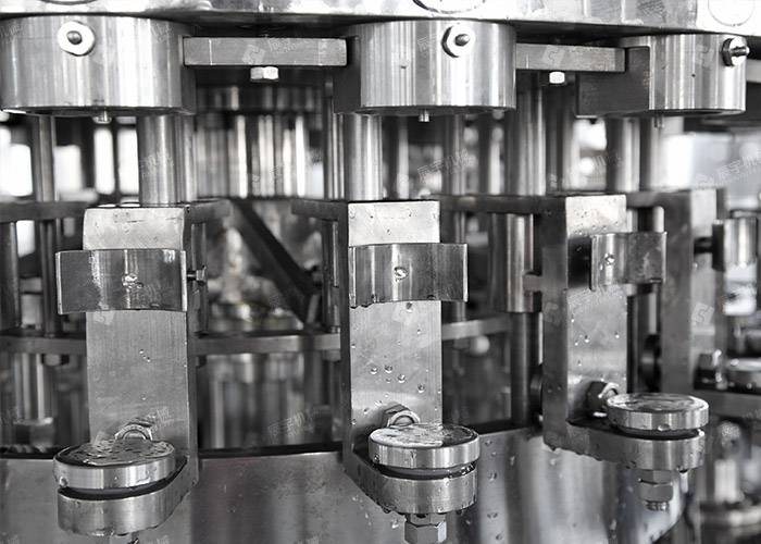 易拉罐啤酒/含汽饮料灌装机 易拉罐啤酒/含汽饮料灌装机