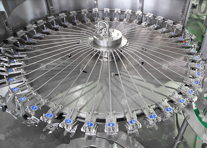 PET瓶啤酒灌装机 PET瓶啤酒灌装机